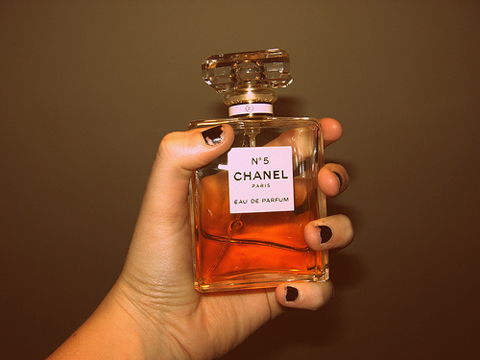 Haley_Haynes_Chanel_no5